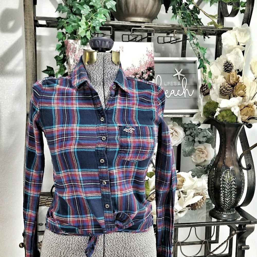 ⭐CHRISTMAS SALE⭐HOLLISTER PLAID LONG SLEEVE TOP SIZE SMALL - Picture 1 of 4